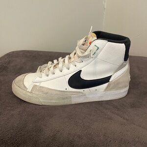 Size 9.5 - Nike Blazer Mid 77 Vintage White Black 2019 Hightop
